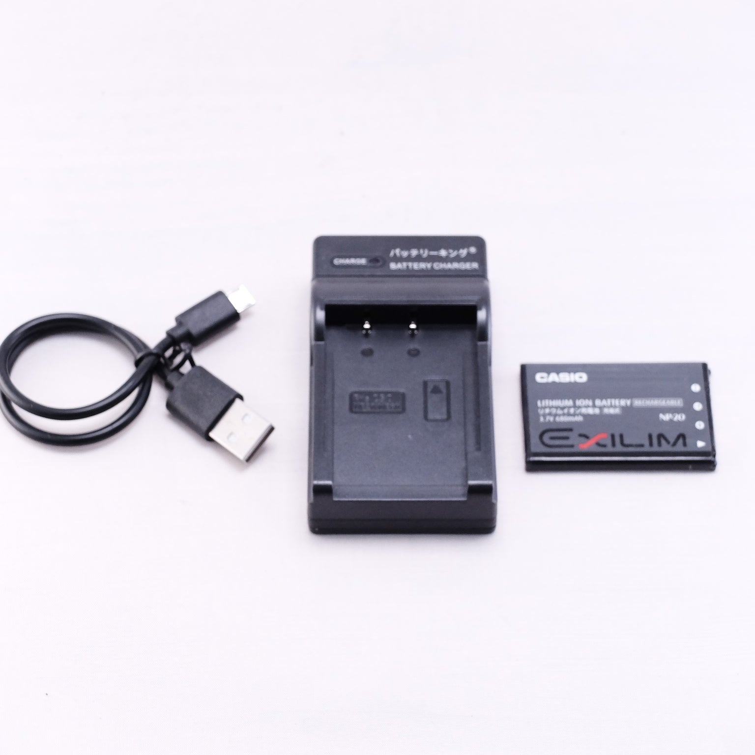 2005 CASIO EXILIM EX-S500(メモリーカード&バッテリー/充電器付き)