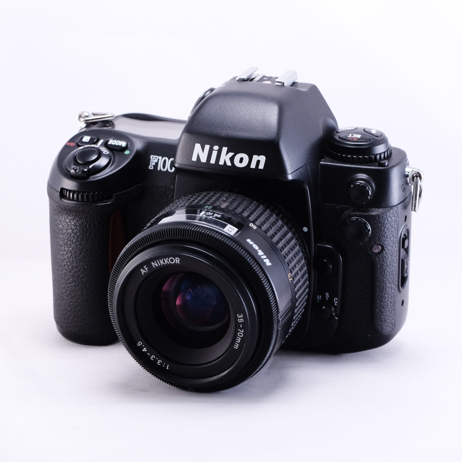 Nikon F100 + AF NIKKOR 35-70mn F3.3-4.5