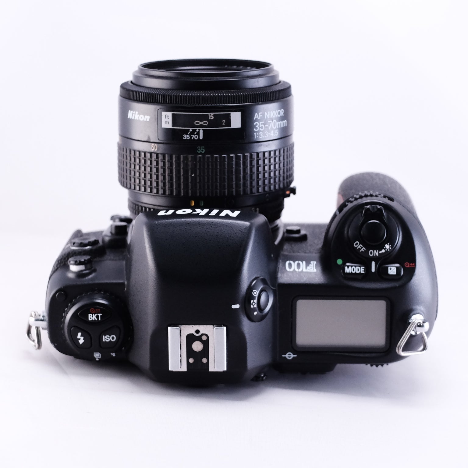 Nikon F100 + AF NIKKOR 35-70mn F3.3-4.5