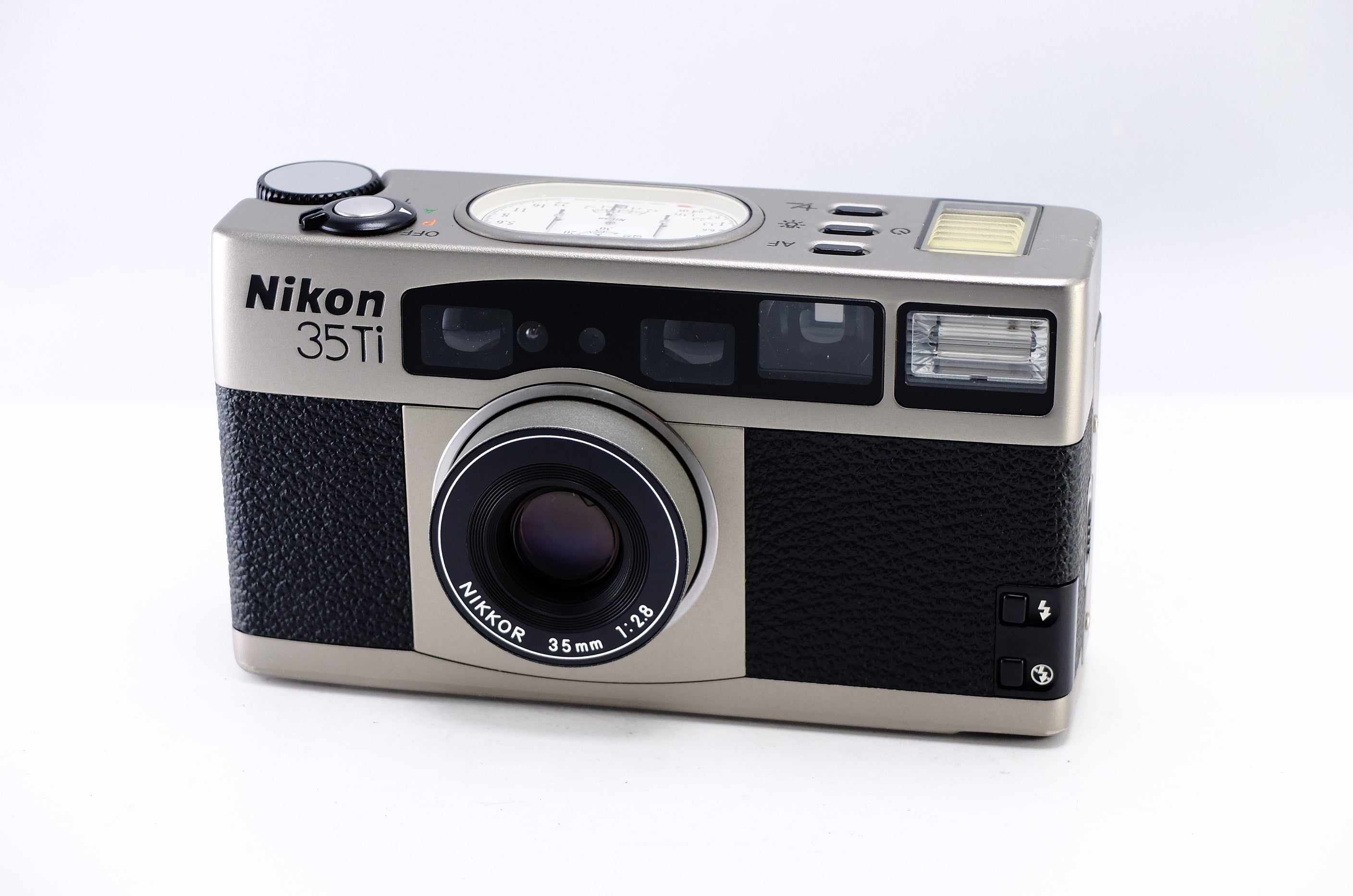 Nikon】35Ti (ケース・ストラップ付属) – 東京CAMERA