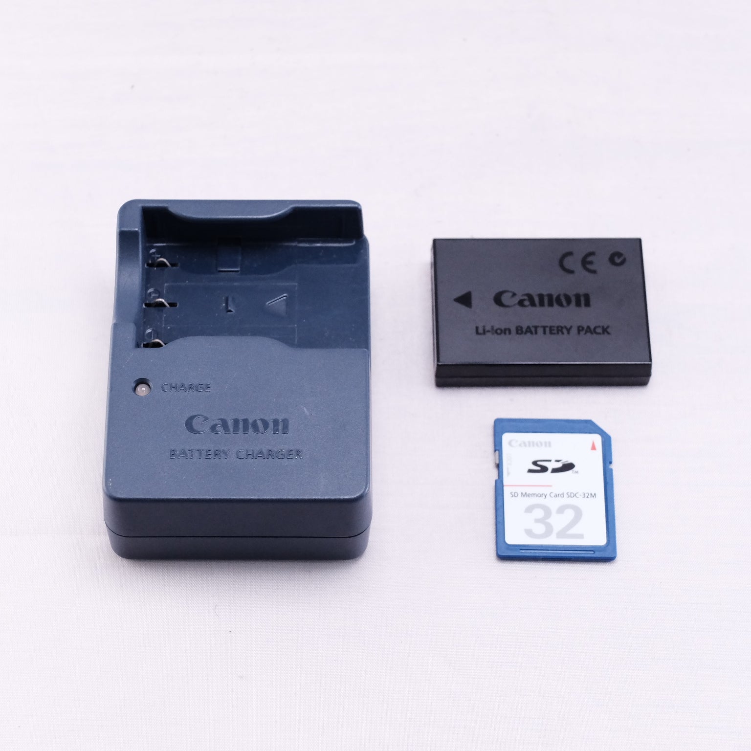 2004 Canon IXY DIGITAL L2(メモリーカード&バッテリー/充電器付き)