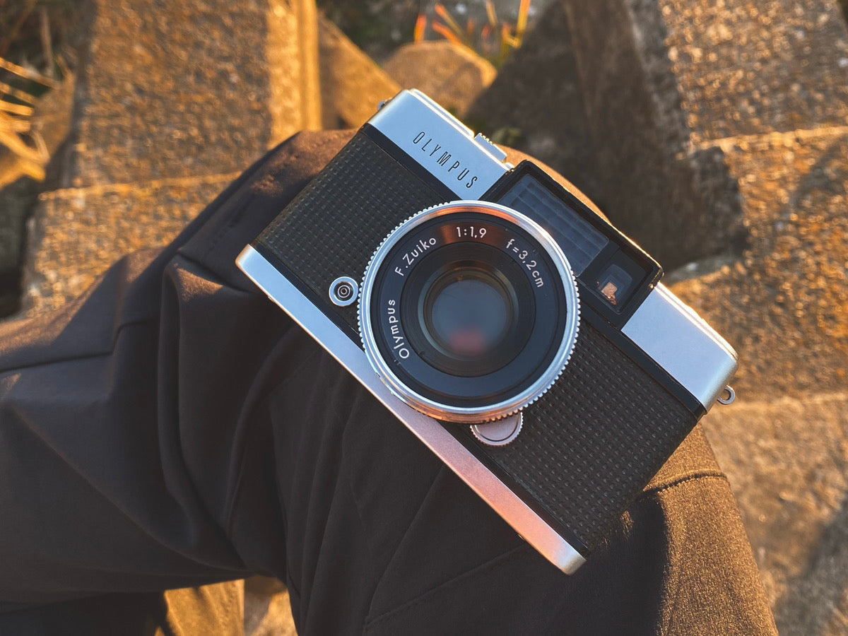 コンパクトなのに、一眼レフ級の写りを楽しめる一台  OLYMPUS PEN D + FUJIFILM X-TRA 400