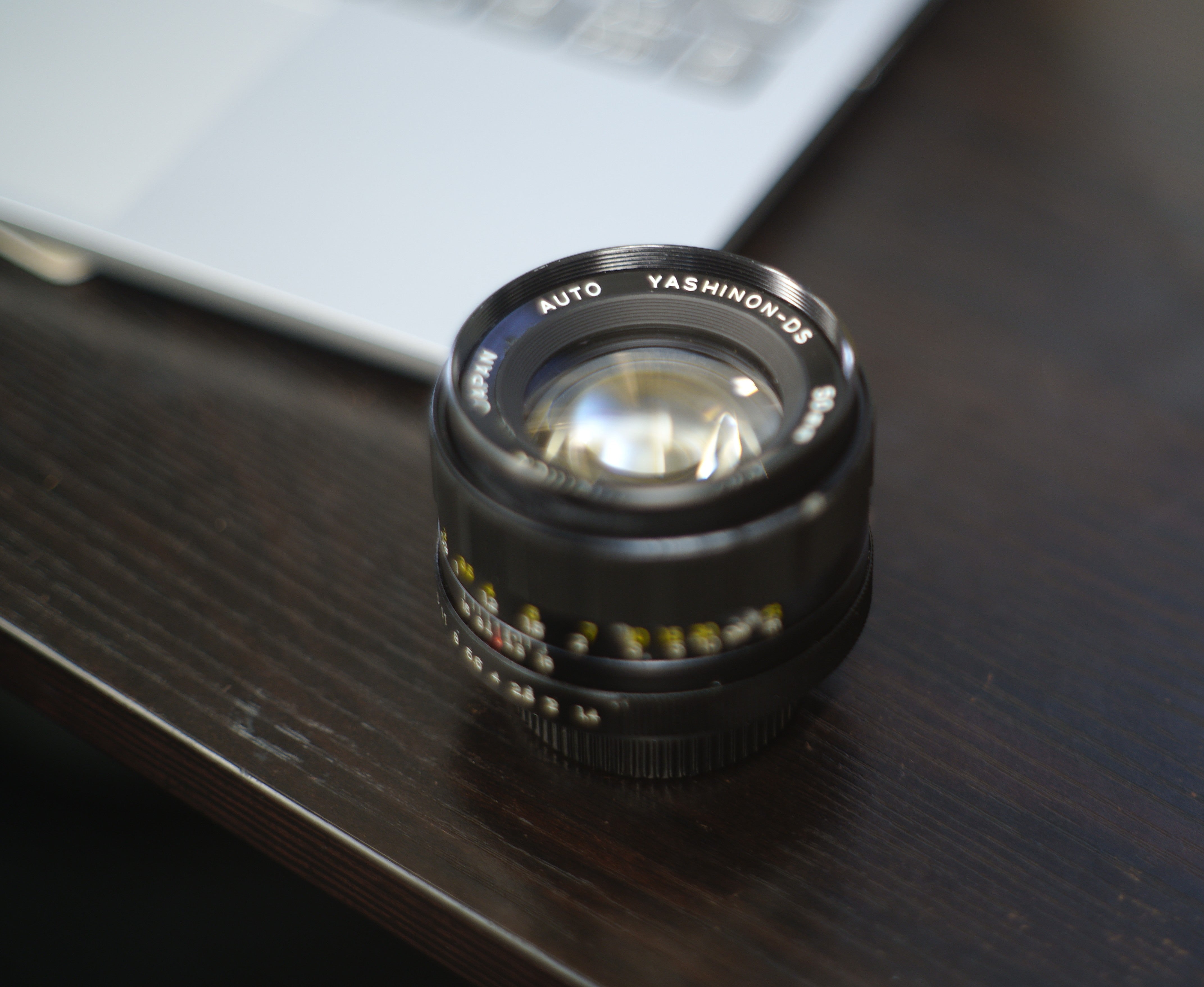 自然なボケがたまらない、オールドレンズの奥深い世界。  SIGMA fp ＋ YASHICA AUTO YASHINON-DS 50mm F1.4