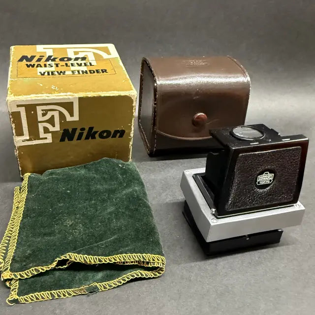 Nikon F用 ウエストレベルファインダー 革ケース付き