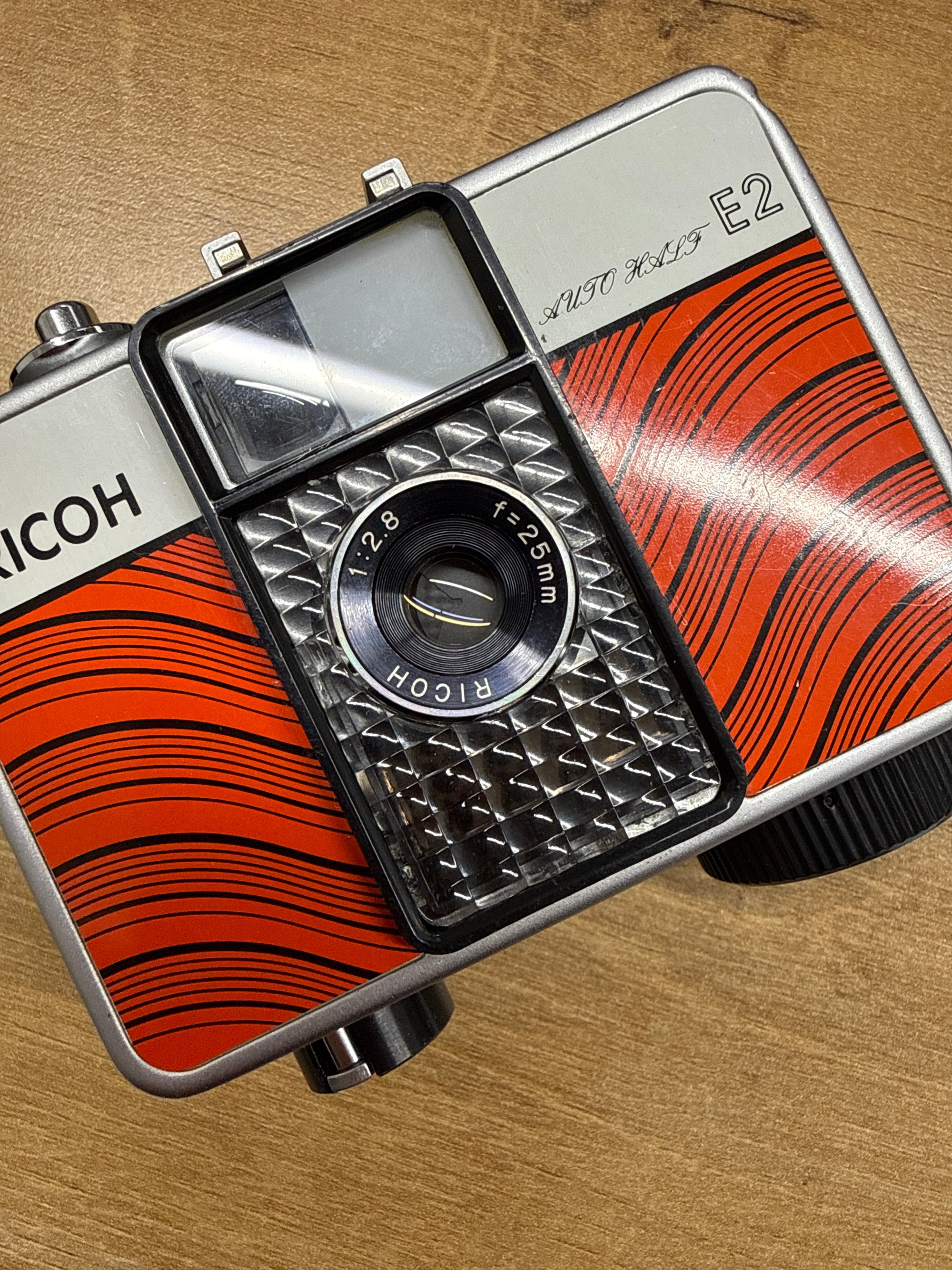 RICOH AUTO HALF E2 (Line Red)　※整備品