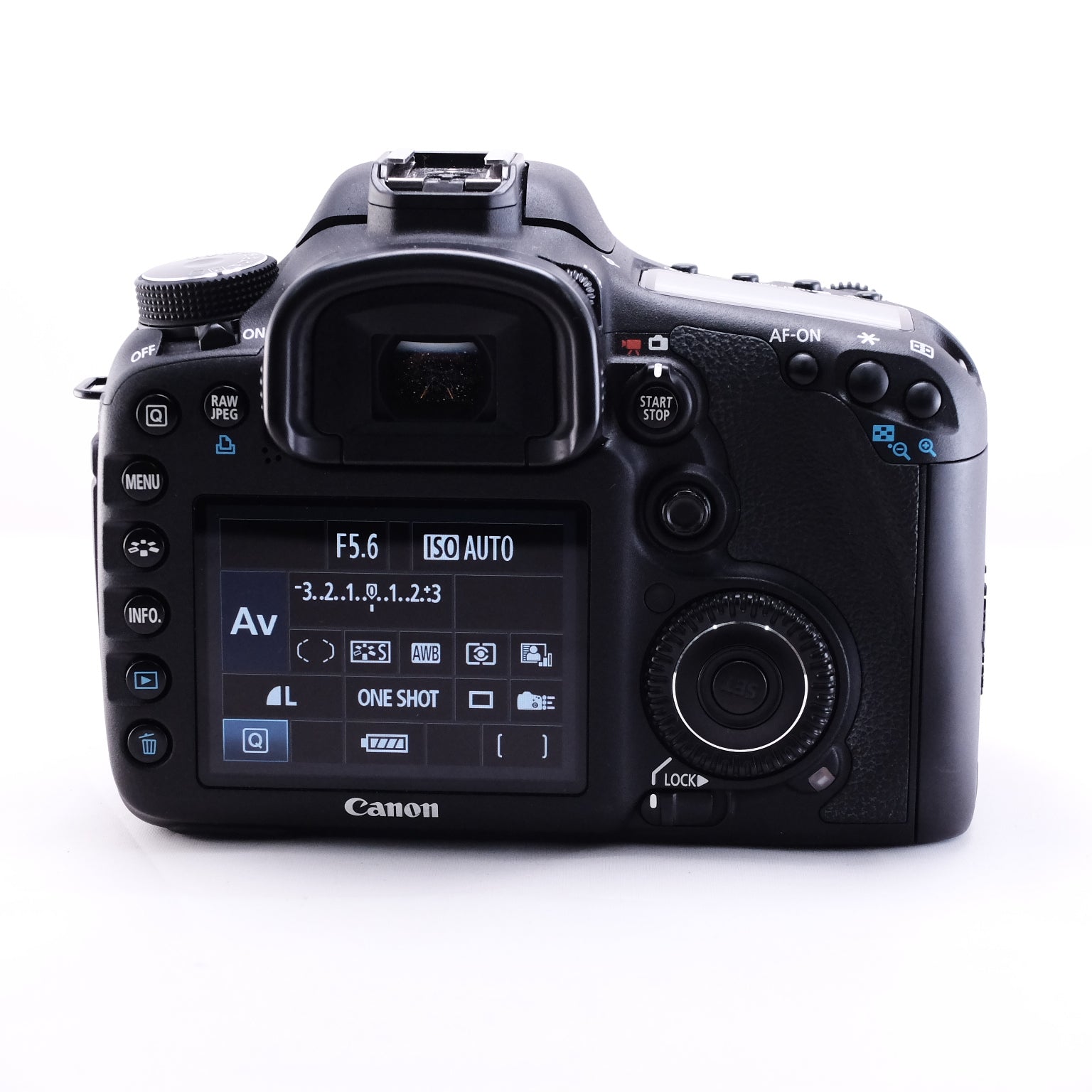 Canon EOS 7D + EF-S 15-85mm F3.5-5.6 IS USM