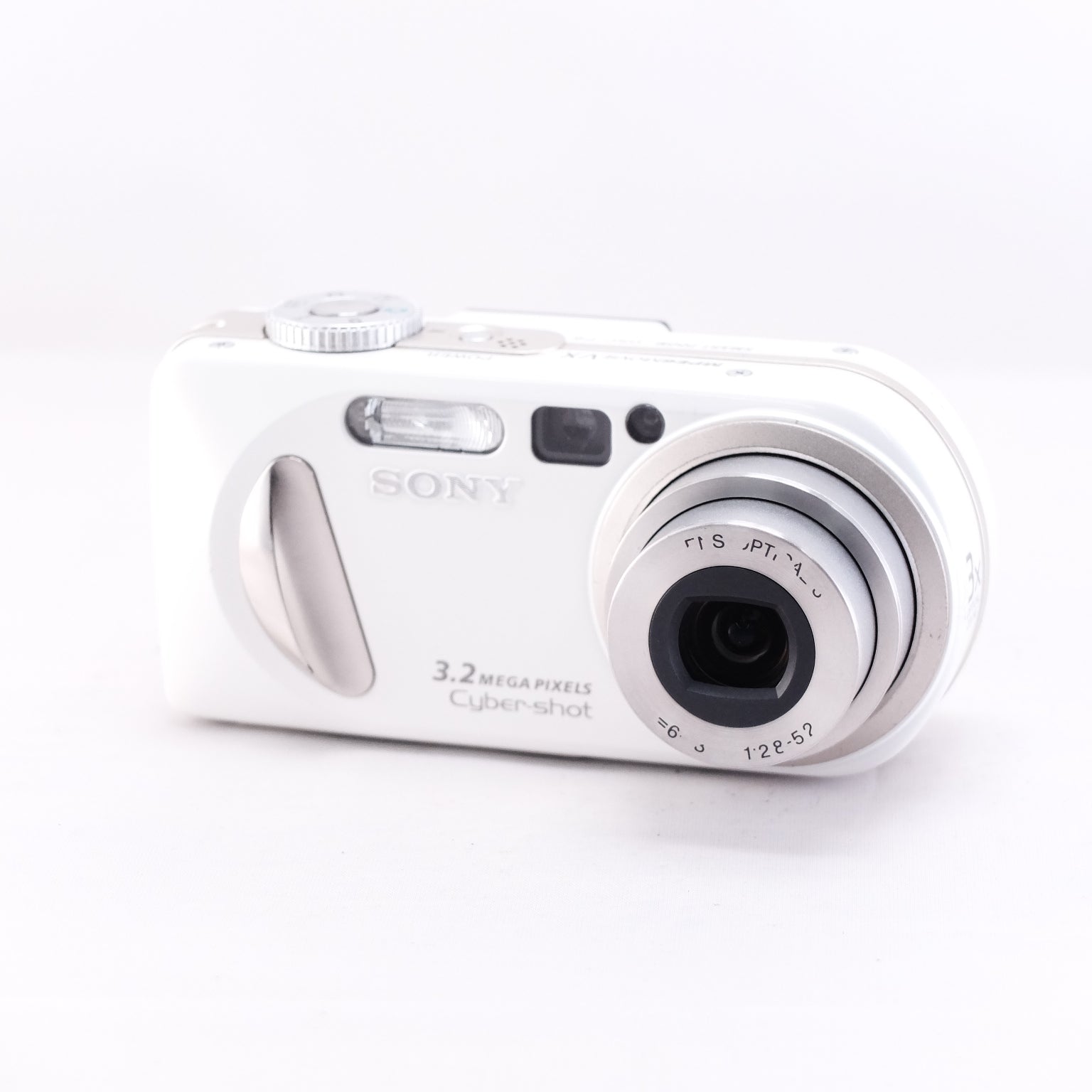 2003　SONY Cyber-shot DSC-P8（メモリーカード&バッテリー/充電器付き）