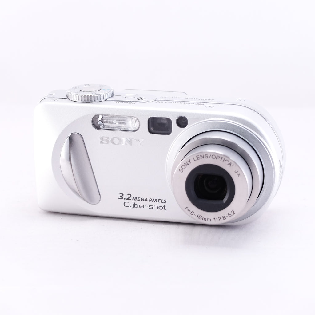 2003　SONY  Cyber-shot DSC-P8（メモリーカード&バッテリー/充電器付き）