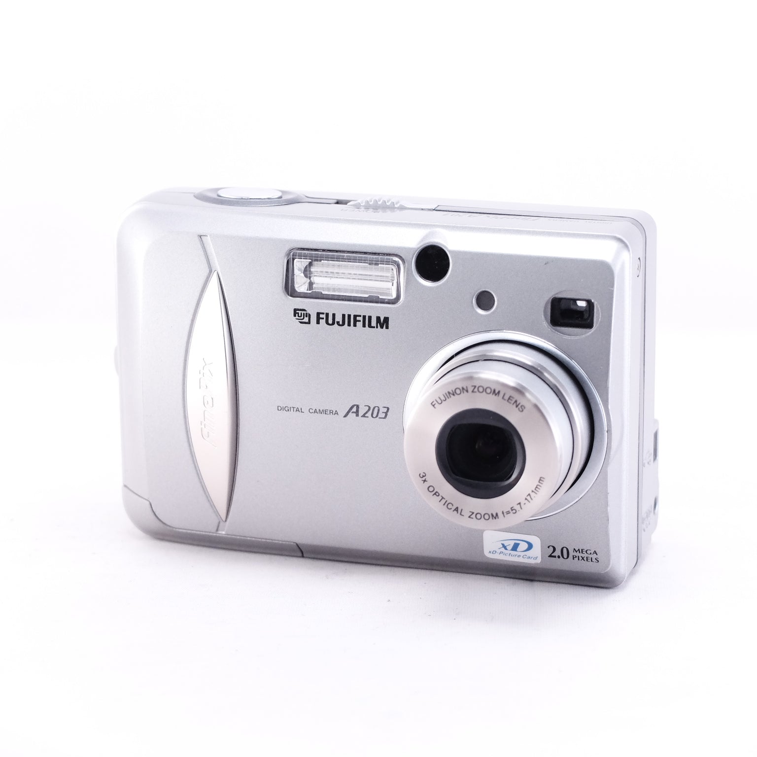 2002　FUJIFILM FinePix A203（メモリーカード&電池付き）