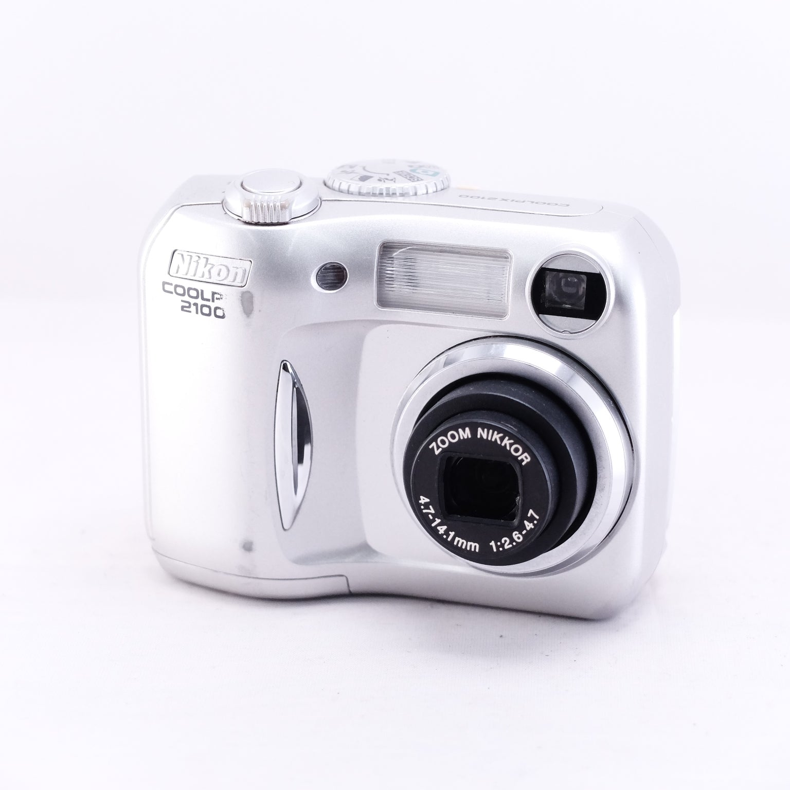 2003　Nikon COOLPIX 2100（メモリーカード&電池付き）