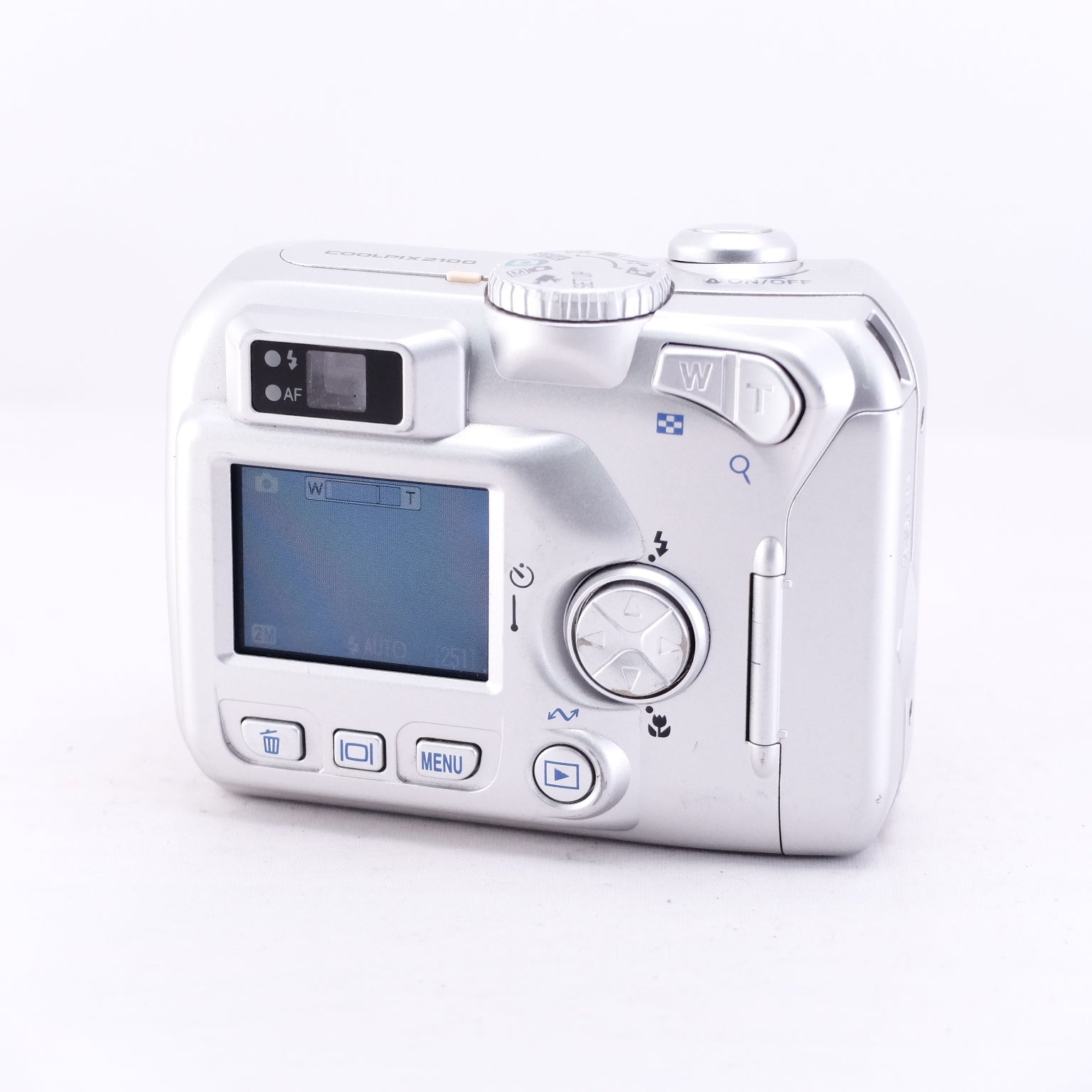 2003　Nikon COOLPIX 2100（メモリーカード&電池付き）