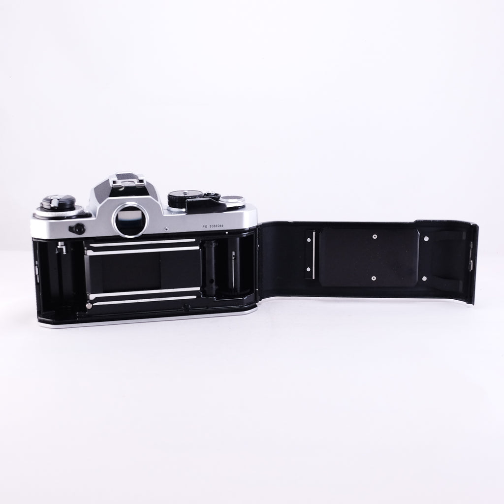 Nikon FE (Silver)　1978年誕生