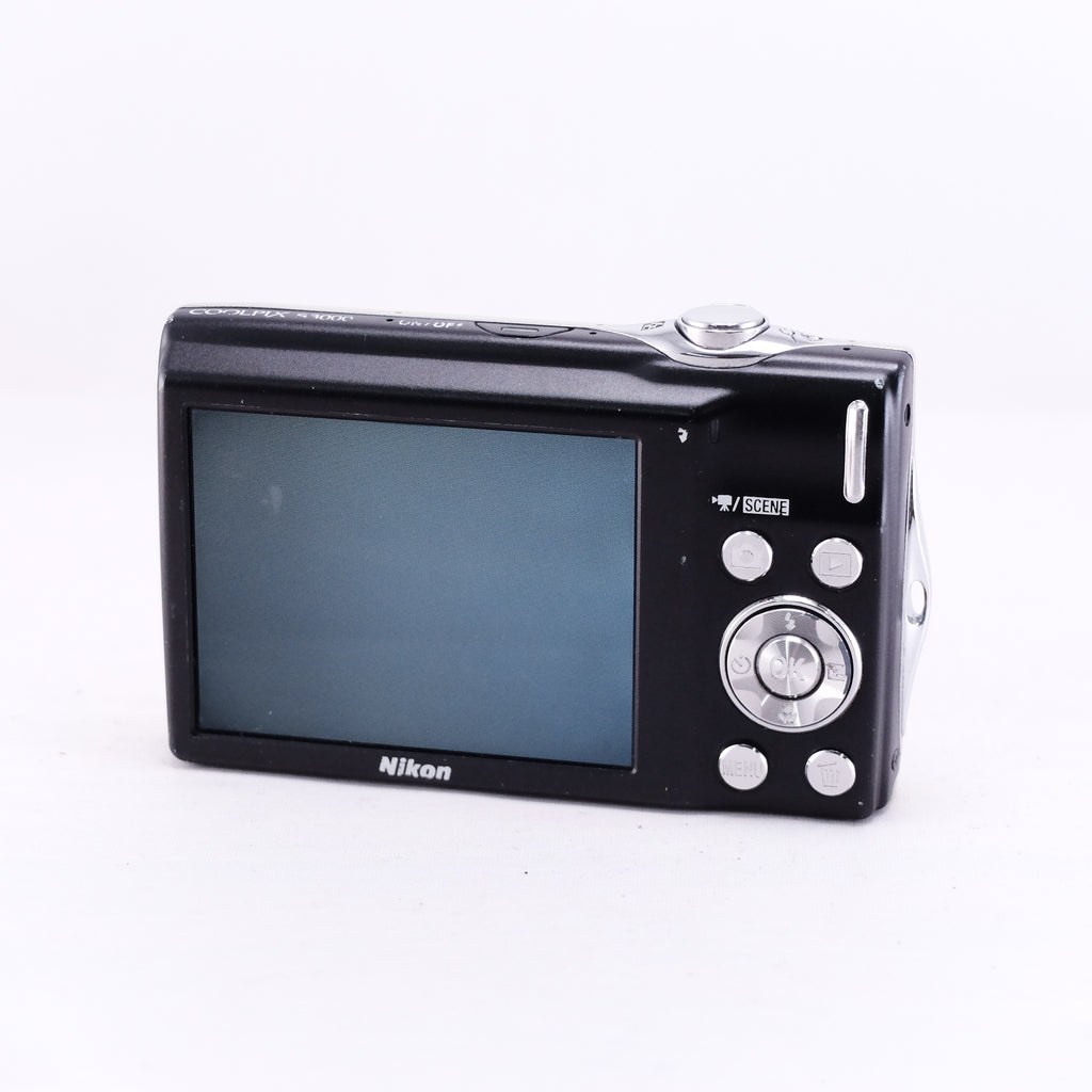 2010　Nikon COOLPIX S3000（メモリーカード&バッテリー/充電器付き）