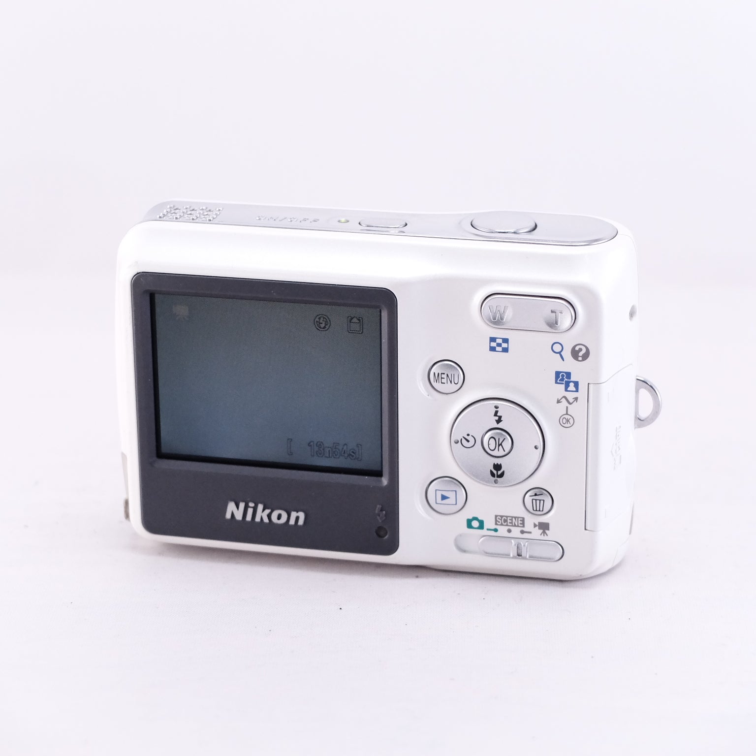 2006　Nikon COOLPIX L2（メモリーカード&電池付き）