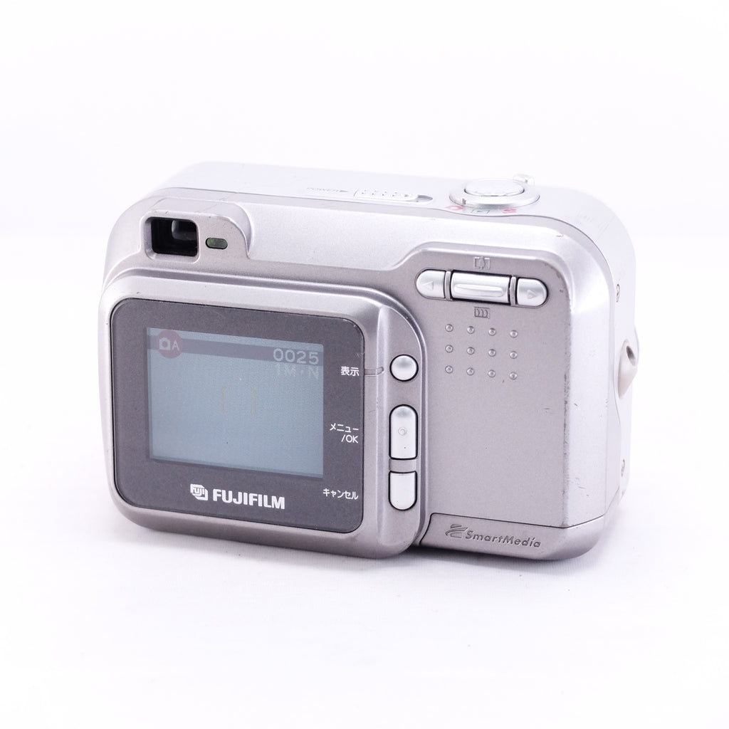 2001　FUJIFILM FinePix 2600Z（メモリーカード&電池付き）