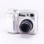 2000　Nikon COOLPIX 880（メモリーカード&電池付き）