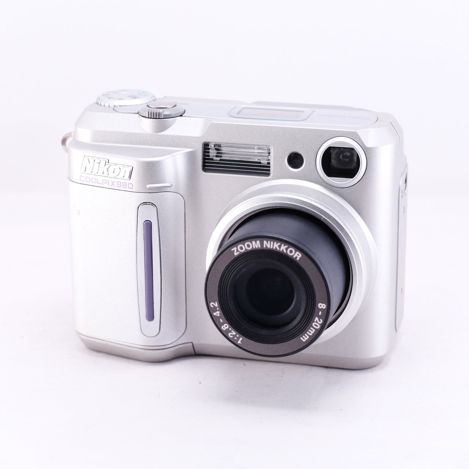 2000　Nikon COOLPIX 880（メモリーカード&電池付き）