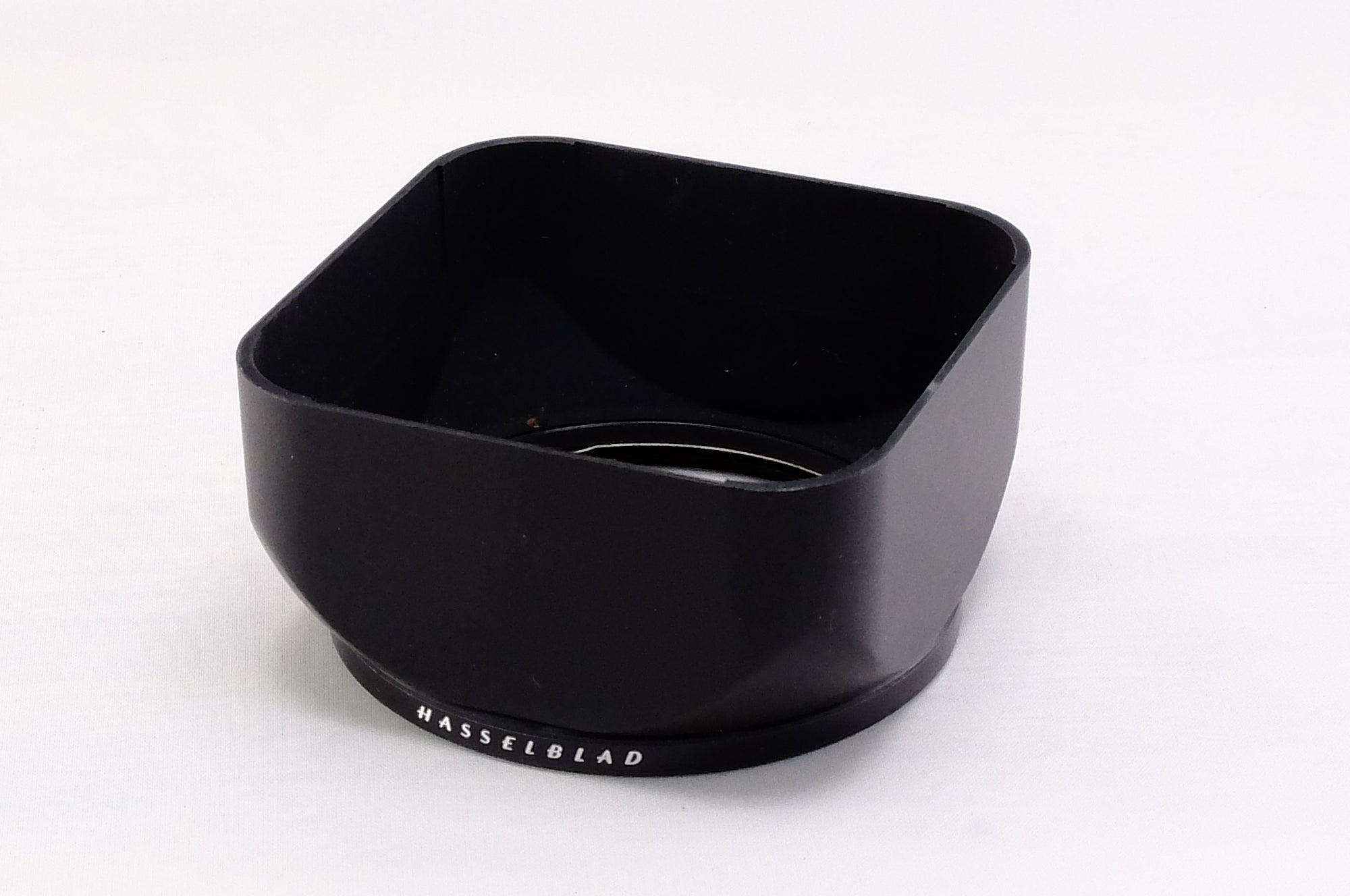 【HASSELBLAD】 ハッセル レンズフード B50 標準80mm用 40118 [1303340052427] | 東京CAMERA
