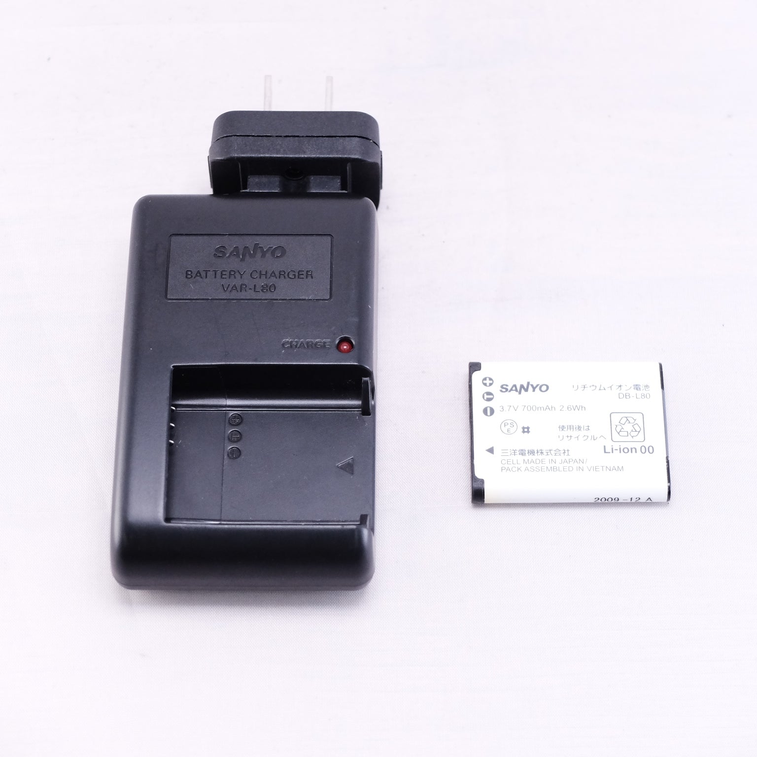 2009　SANYO DSC-X1250（メモリーカード&バッテリー/充電器付き）
