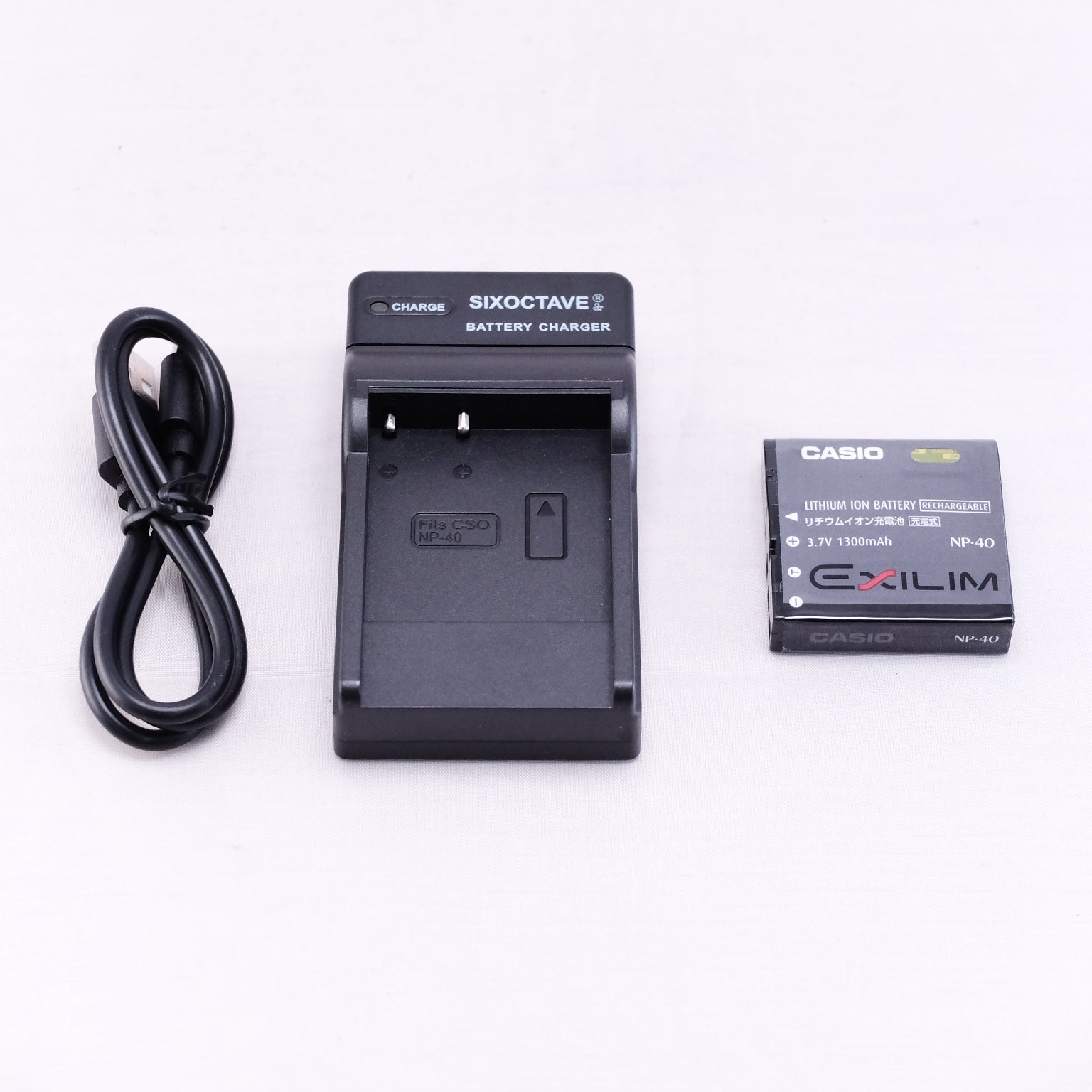 2005　CASIO EXILIM EX-Z500（メモリーカード&バッテリー/充電器付き）