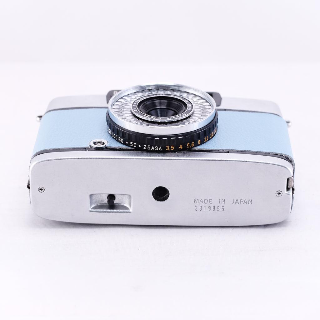 OLYMPUS PEN EE-3 (Salvia Blue)　1973年誕生