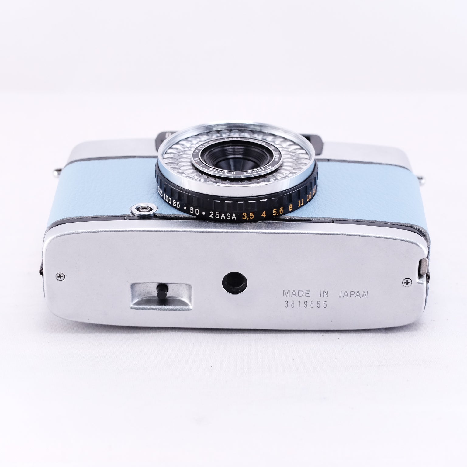 OLYMPUS PEN EE-3 (Salvia Blue)　1973年誕生