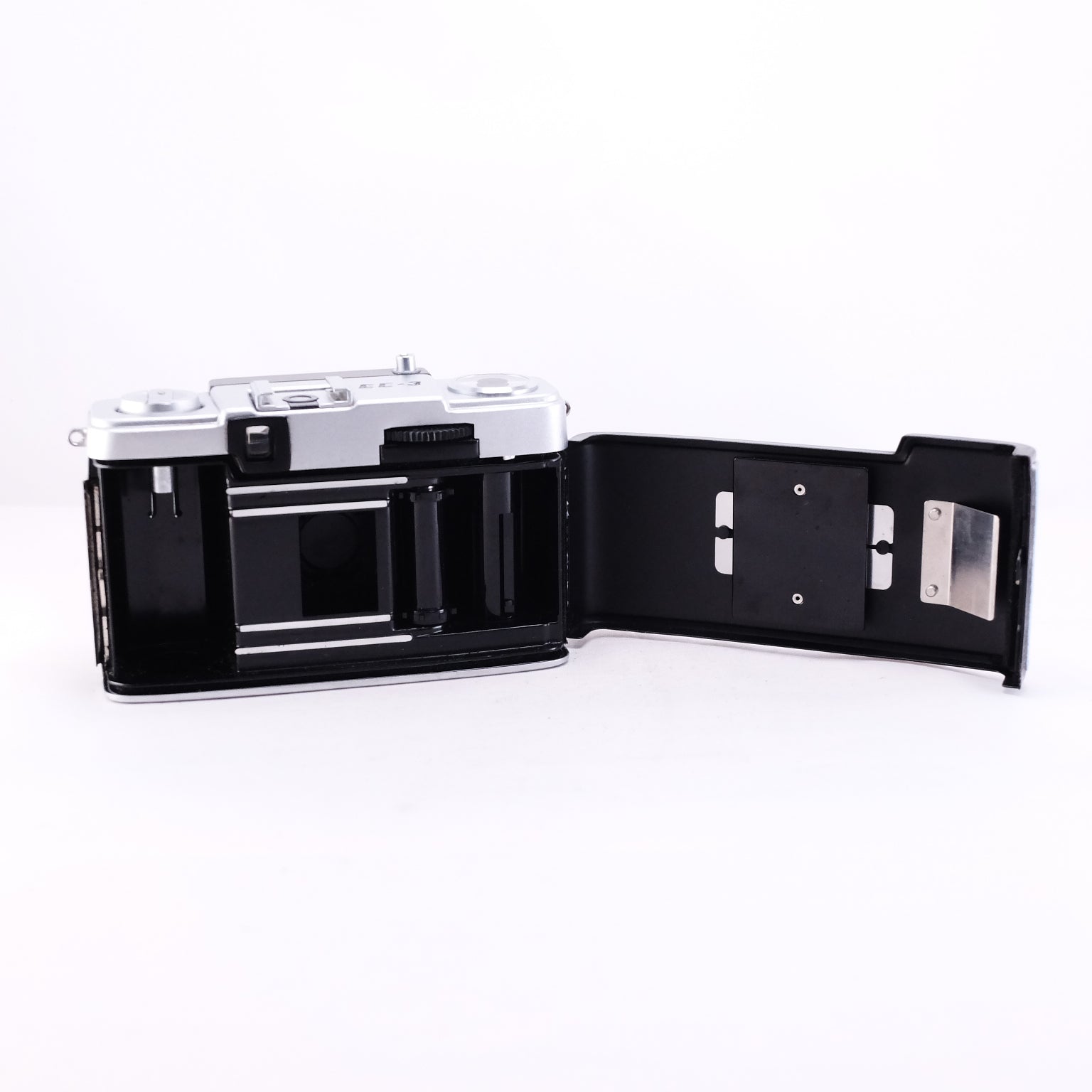 OLYMPUS PEN EE-3 (Salvia Blue)　1973年誕生