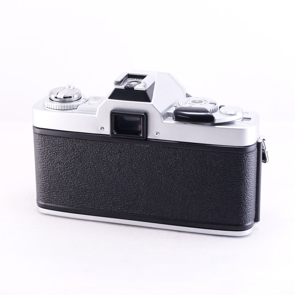 MINOLTA X-7 + MD ROKKOR 50mm F1.7