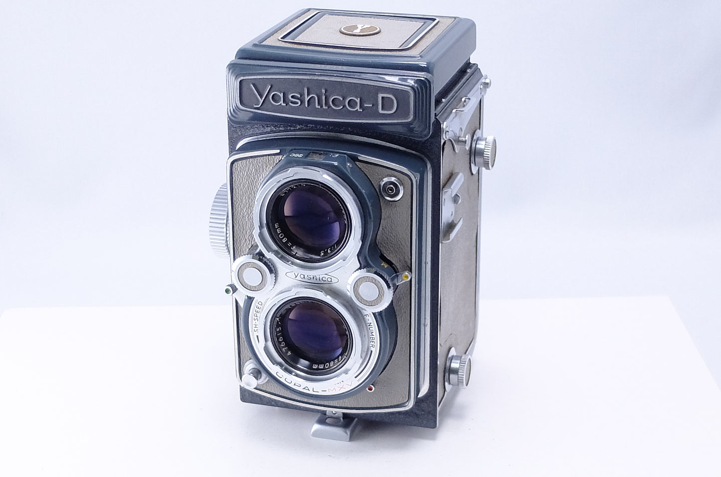 【YASHICA】Yashica-D (グレー) Yashikor 80mm F3.5 [1670109280285]