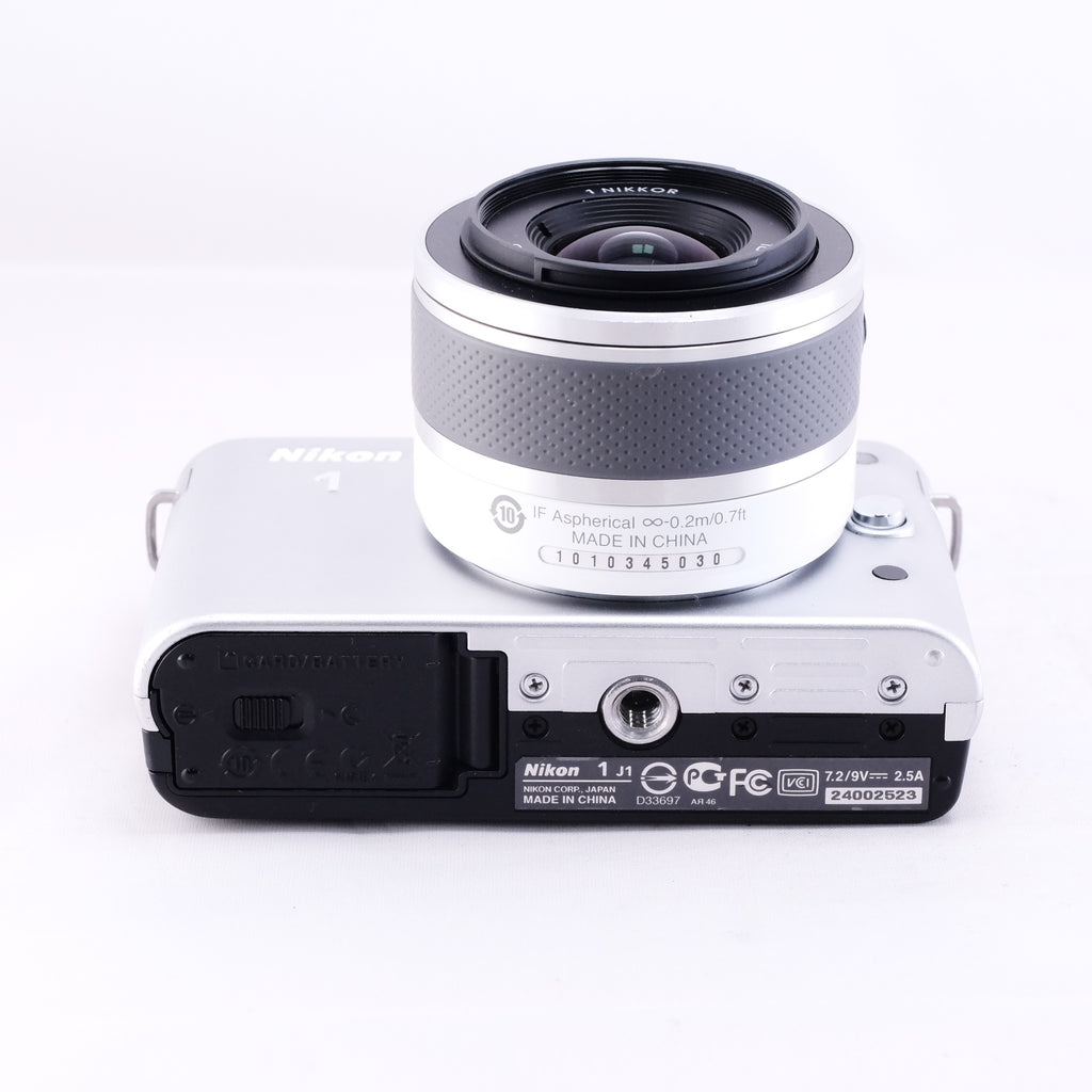 Nikon 1 J1（Silver）+ 1 NIKKOR 10-30mm F3.5-5.6