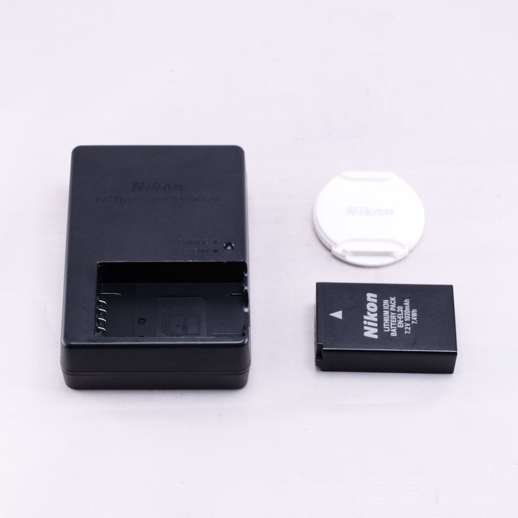 Nikon 1 J1（Silver）+ 1 NIKKOR 10-30mm F3.5-5.6