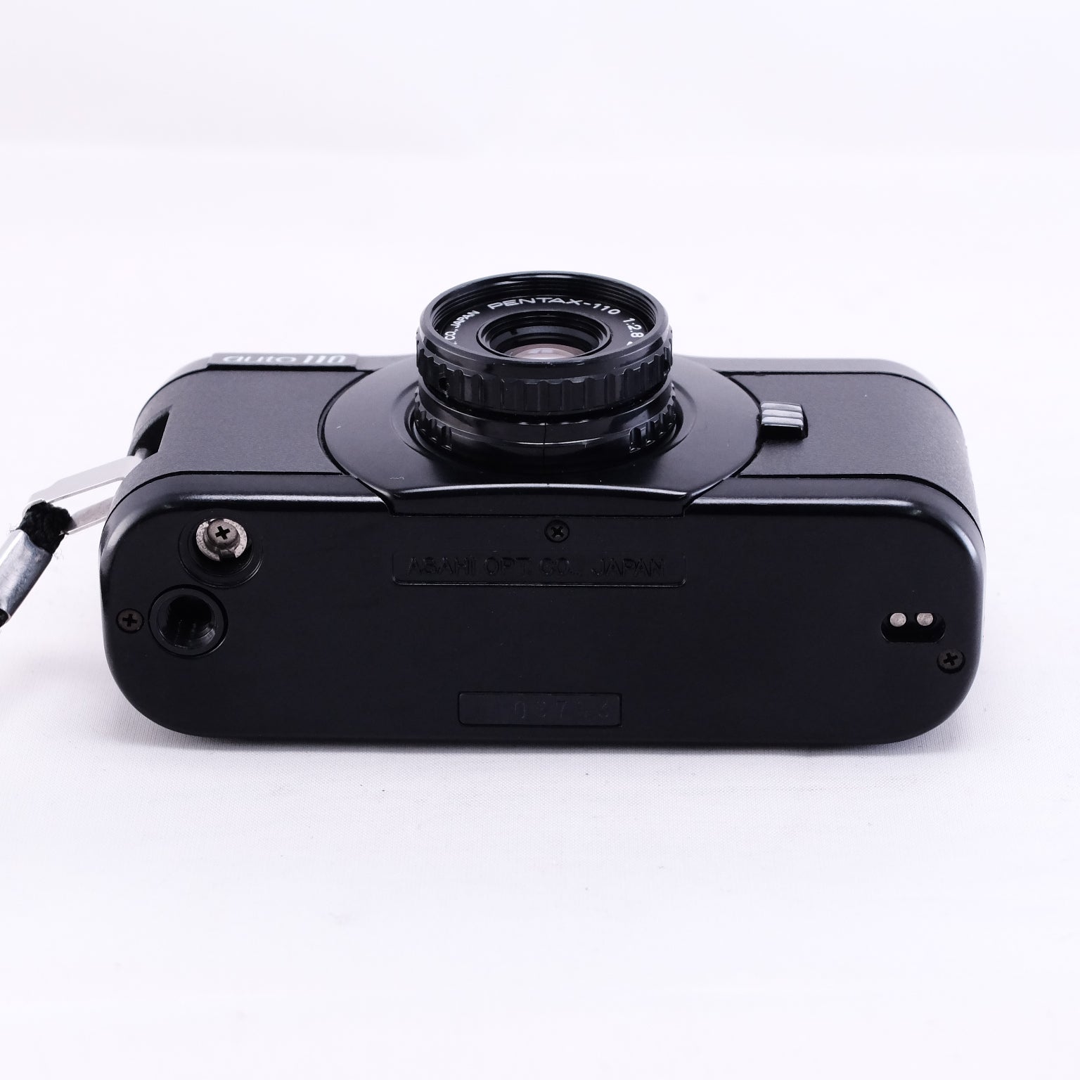 動作確認済PENTAX auto 110 フィルムカメラ 24mm F2.8付き PENTAX auto 110 + 24mm F2.8 – 東京CAMERA