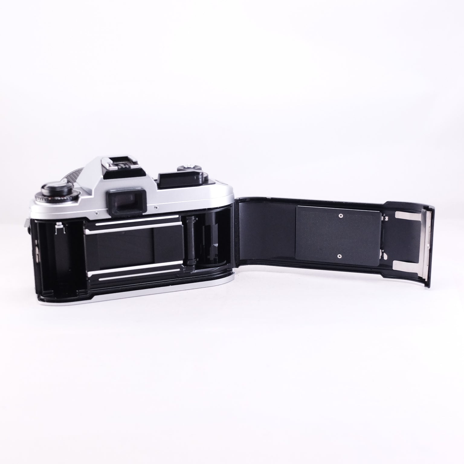 Nikon FG-20 (Silver) + Zoom NIKKOR 43-86/3.5