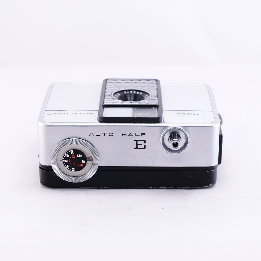 RICOH AUTO HALF E (White Flower)