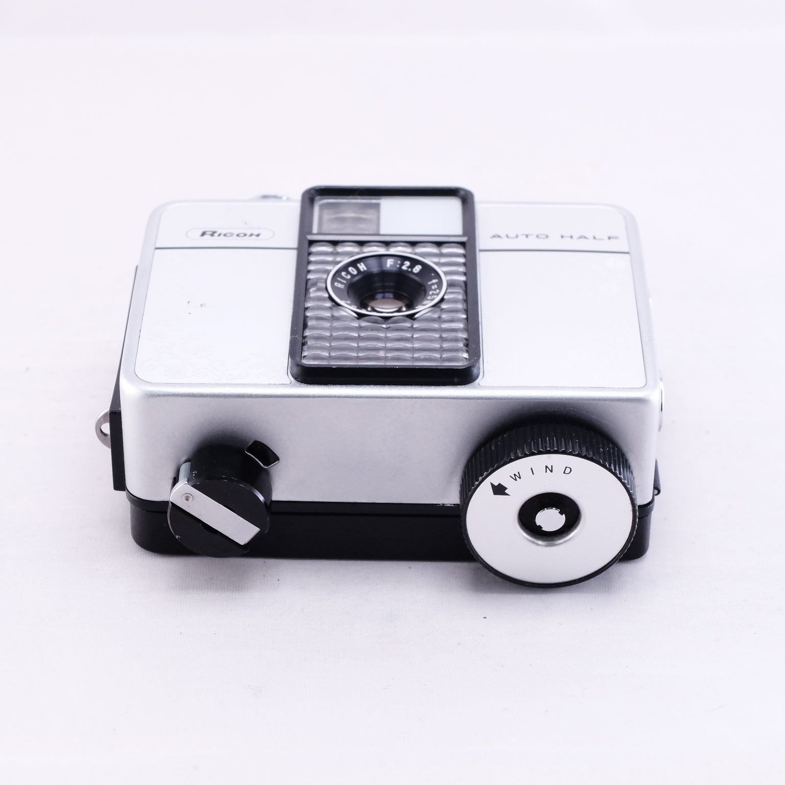 RICOH AUTO HALF E (White Flower)