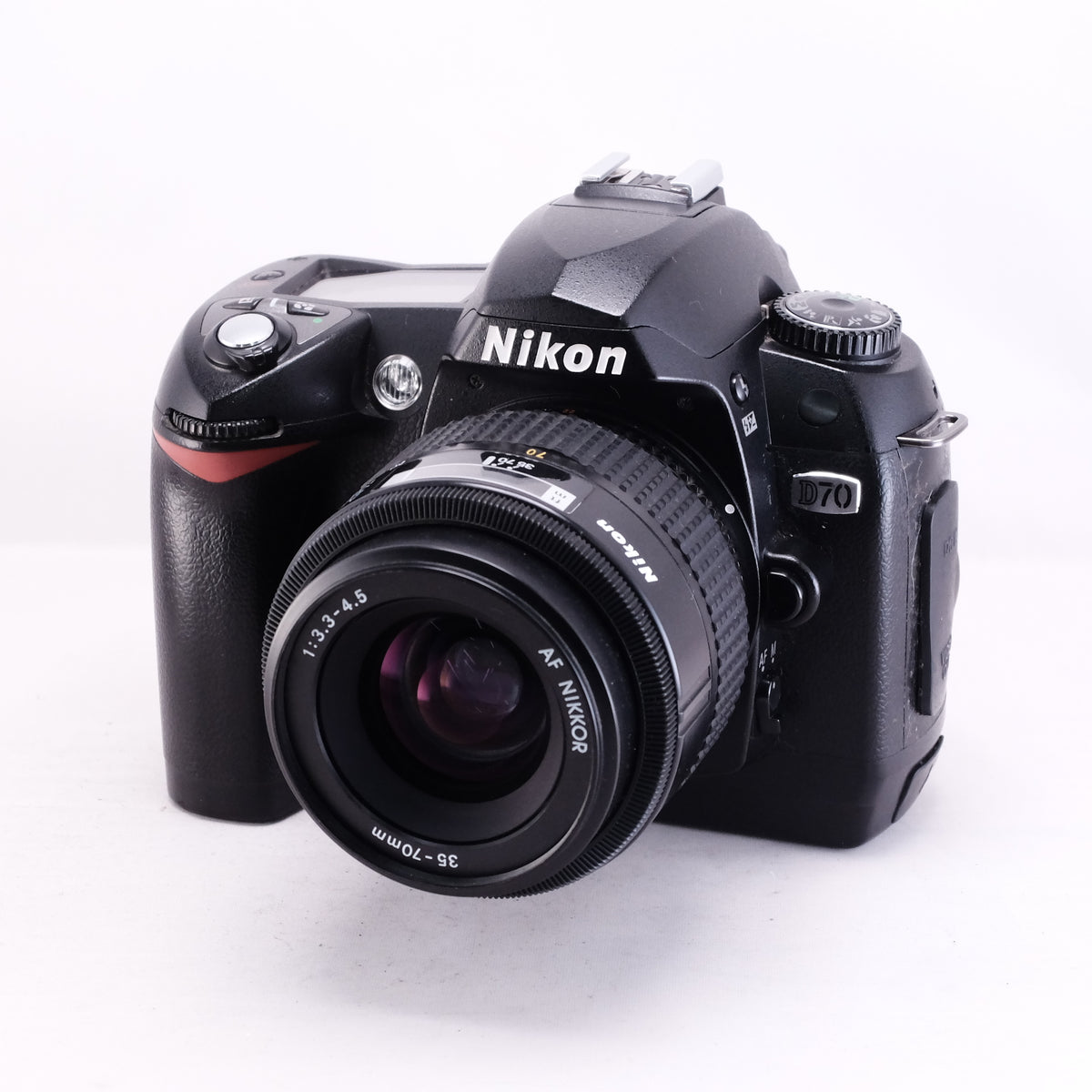 Nikon D70 + Nikon AF NIKKOR 35-70mm