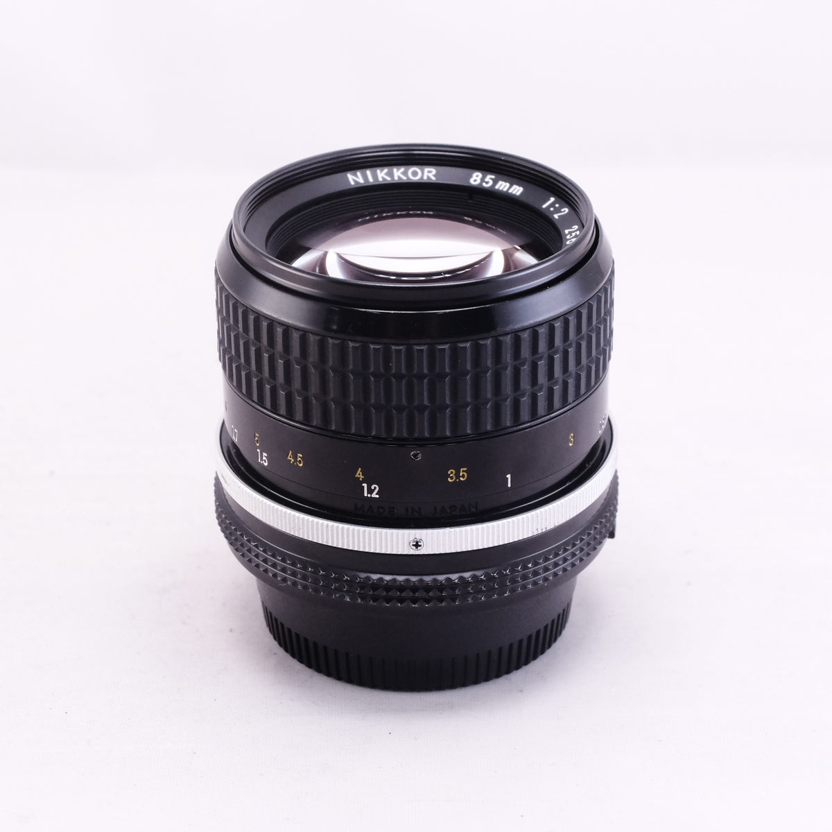 Nikon Ai NIKKOR 85mm F2 [F]