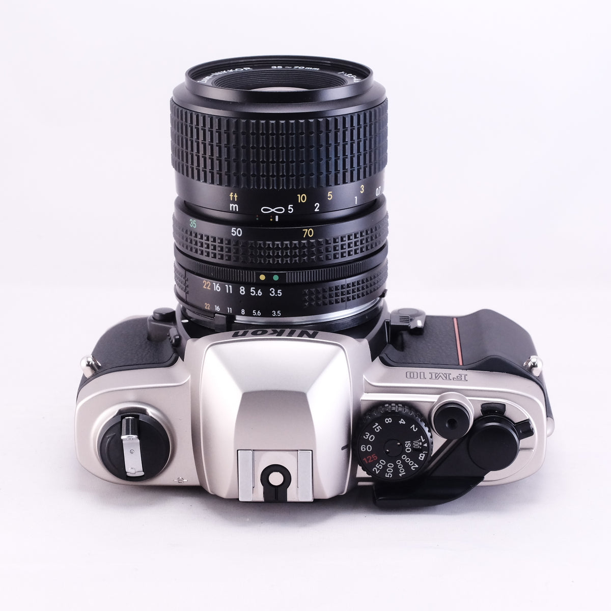 Nikon FM10 + 35-70/3.5-4.8