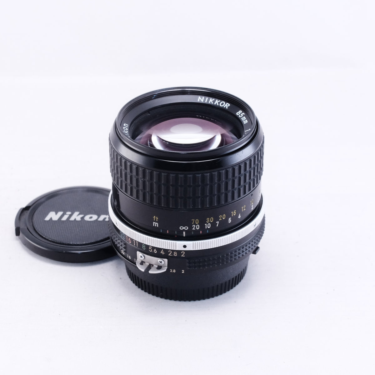 Nikon Ai NIKKOR 85mm F2 [F]