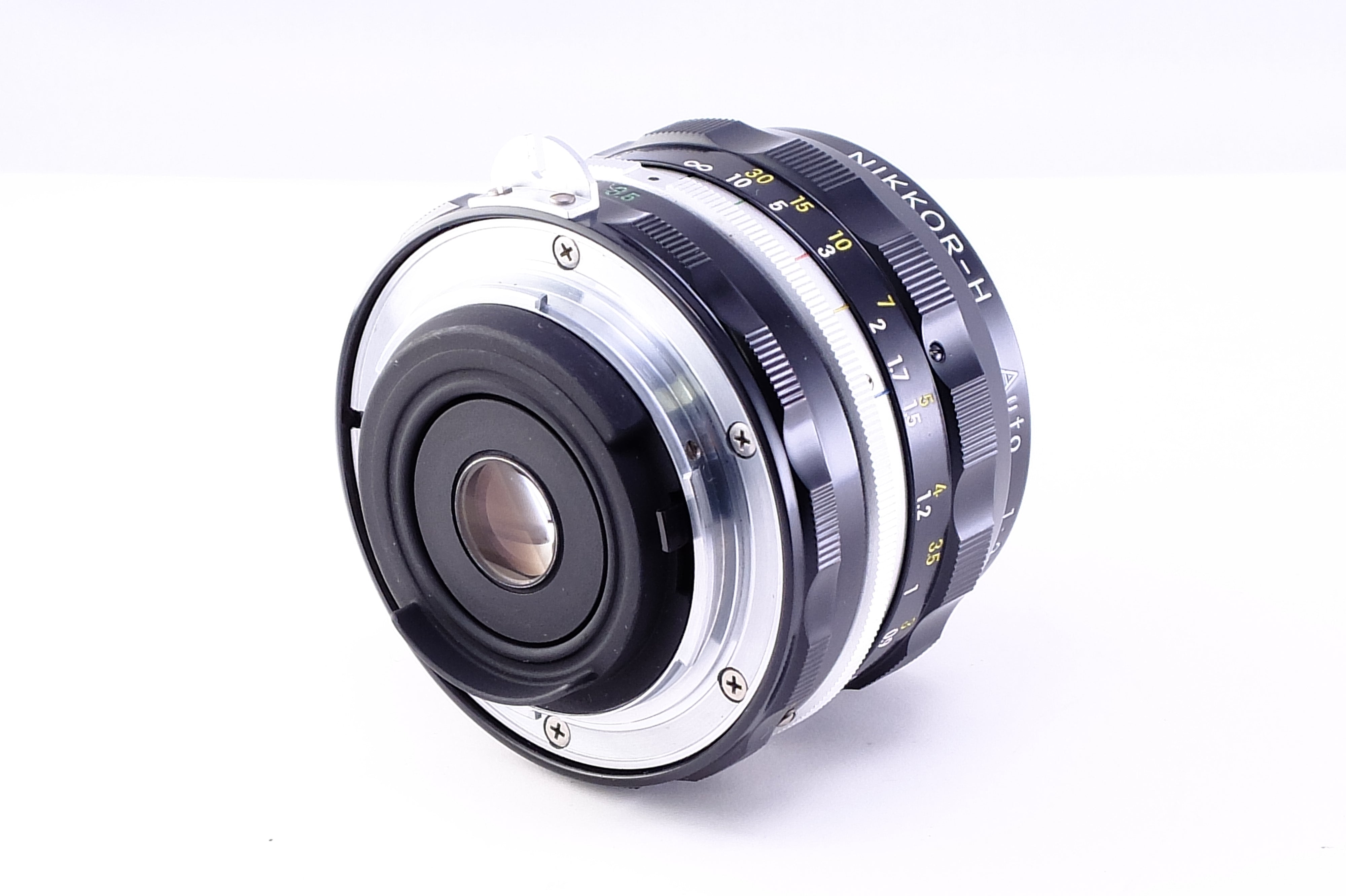 Nikon NIKKOR-H AUTO 28mm F:3.5 非Ai