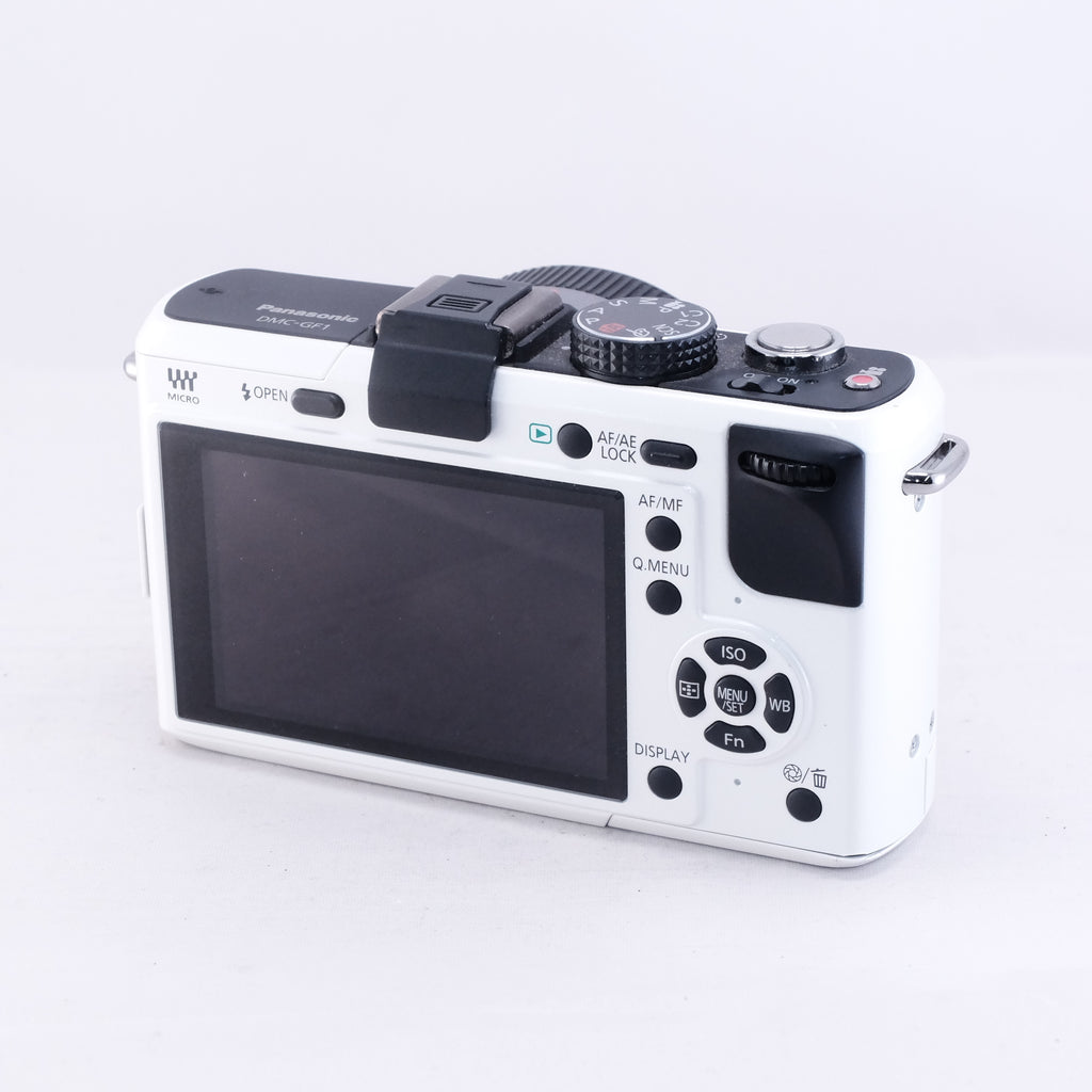 Panasonic LUMIX DMC-GF1 (White) + 20mm F1.7