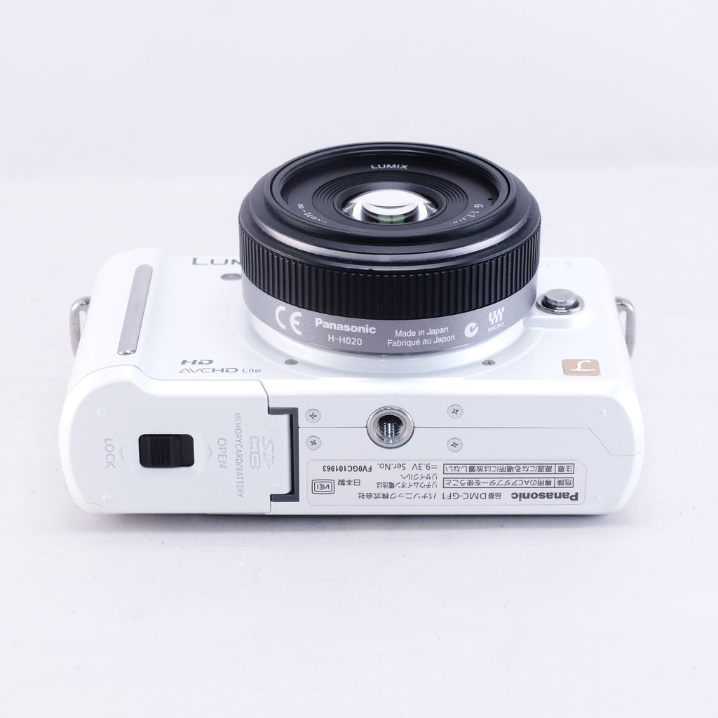 Panasonic LUMIX DMC-GF1 (White) + 20mm F1.7