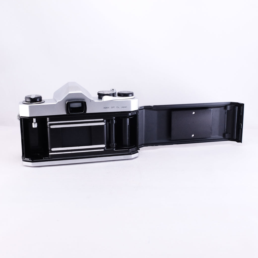 PENTAX SP (silver) + Super-Multi-Coated TAKUMAR 55mm F1.8