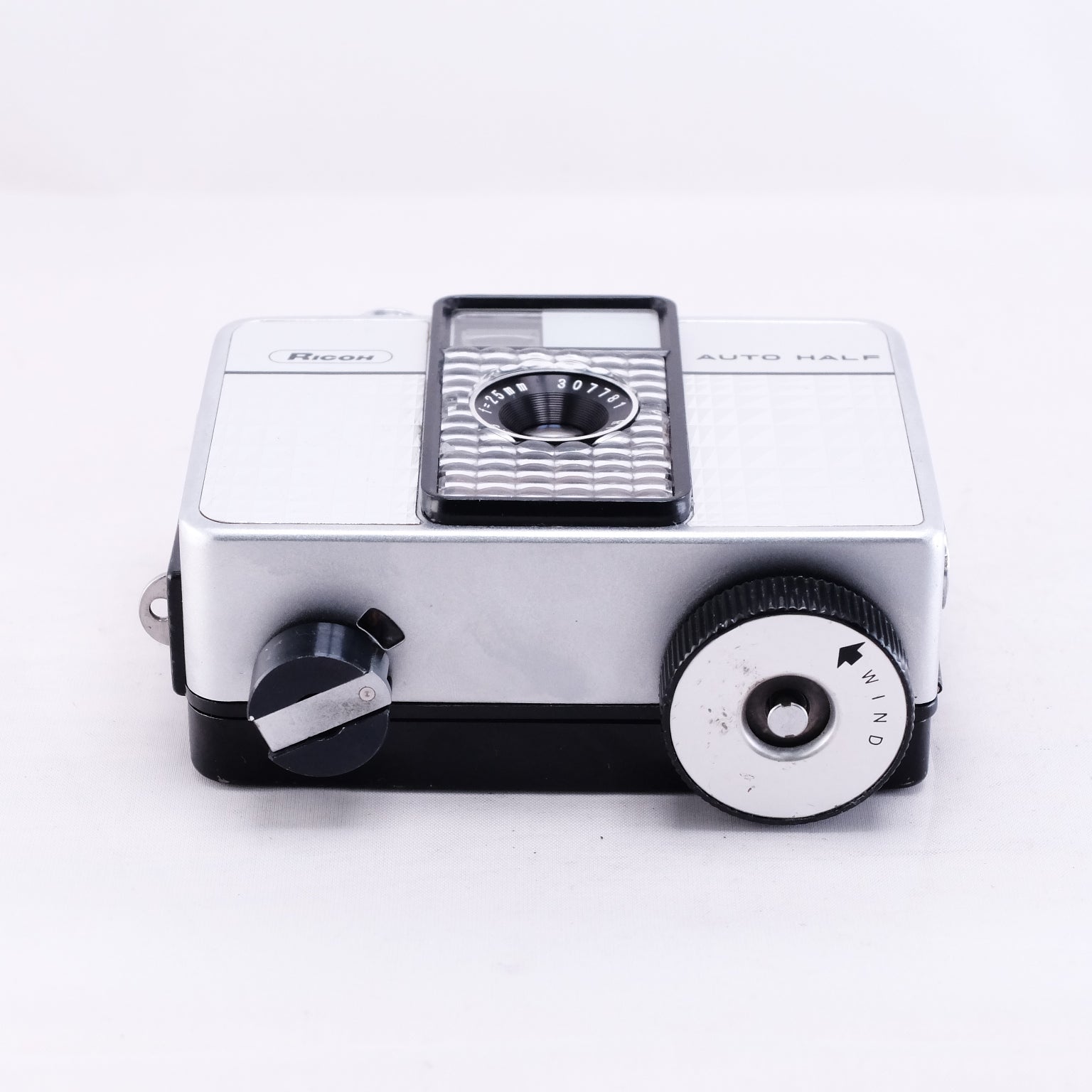 RICOH AUTO HALF E 整備済 Ricoh AUTO HALF E (white) ※整備品 – 東京CAMERA