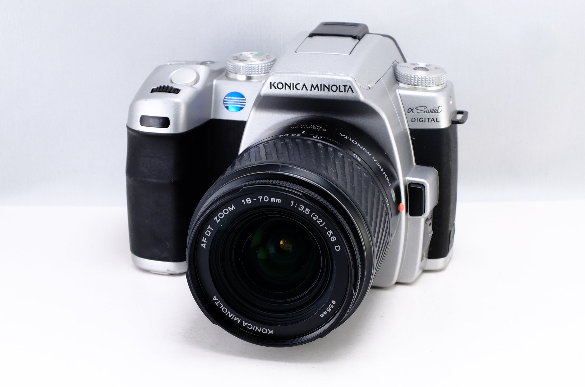 【KONICA MINOLTA】α Sweet DIGITAL シルバー + AF DT 18-70/3.5-5.6D [1086520327762] | 東京CAMERA