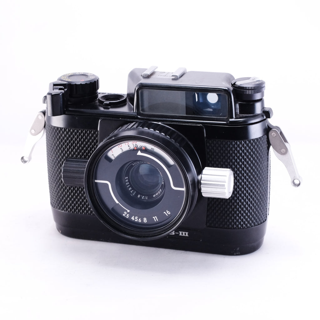 Nikon NIKONOS III + NIKKOR 35mm F2.5