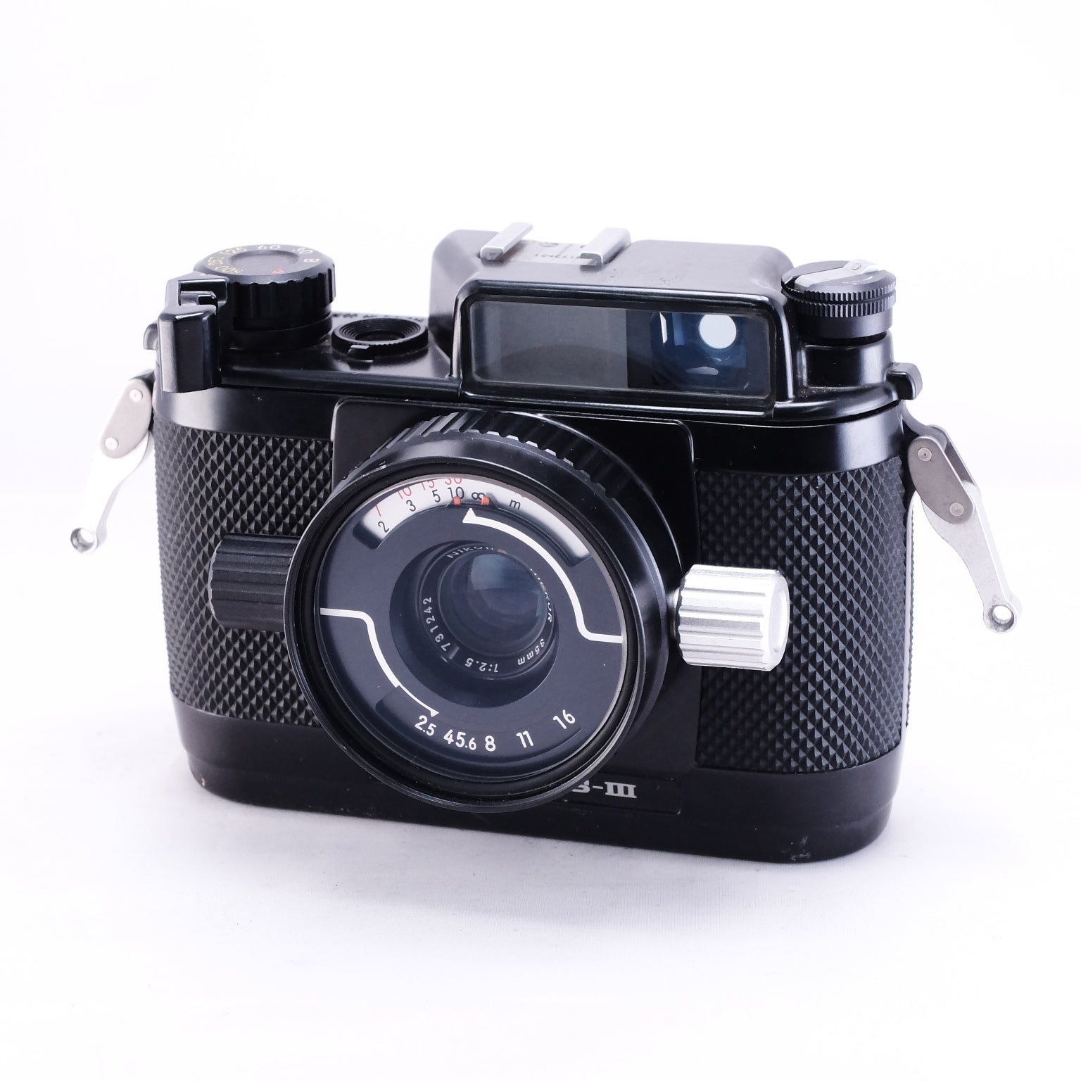 Nikon NIKONOS III + NIKKOR 35mm F2.5