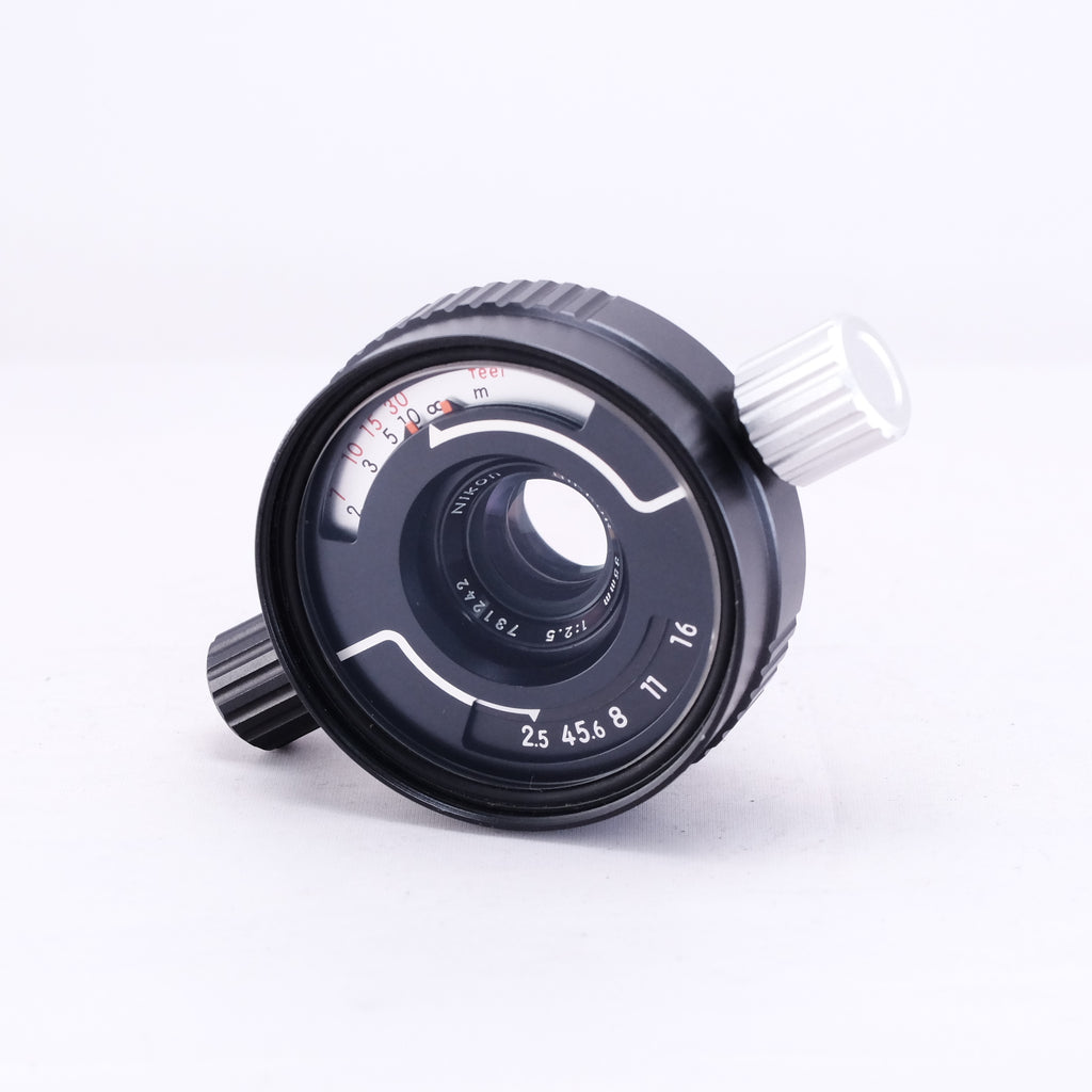 Nikon NIKONOS III + NIKKOR 35mm F2.5