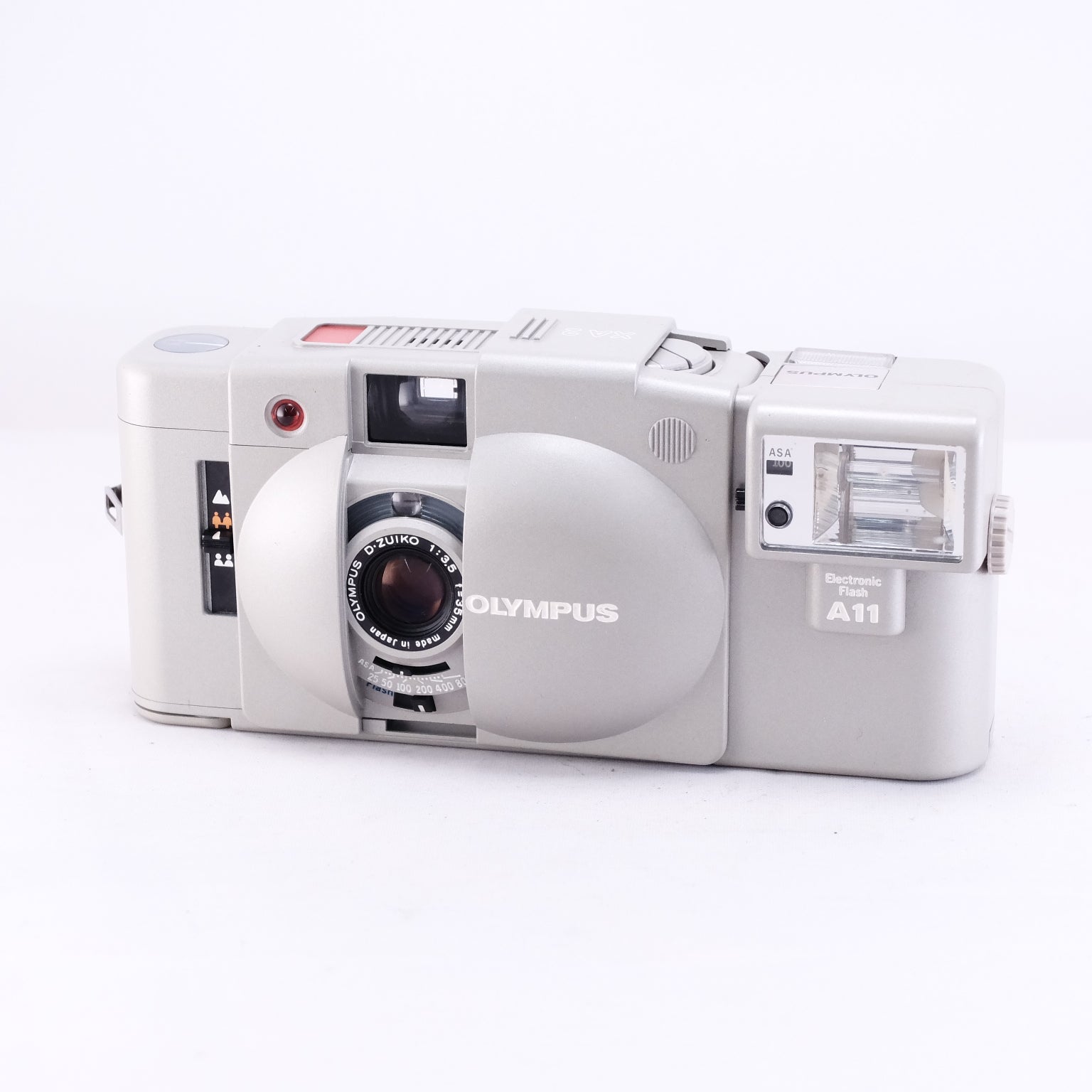OLYMPUS XA 2 + A11 アーバンホワイト ※整備品