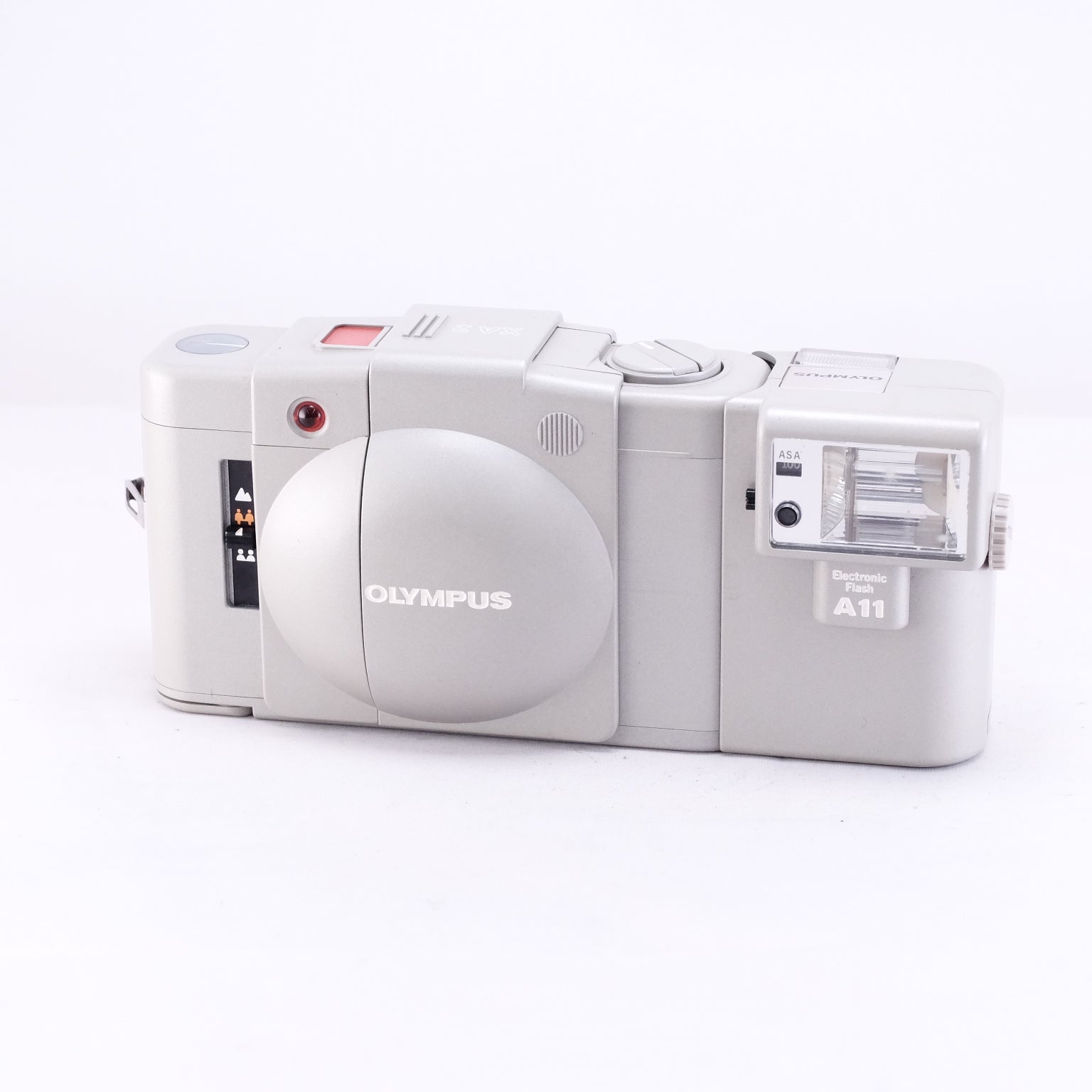 OLYMPUS XA 2 + A11 アーバンホワイト ※整備品